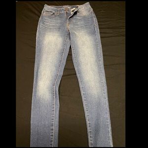 Medium wash skinny jeans